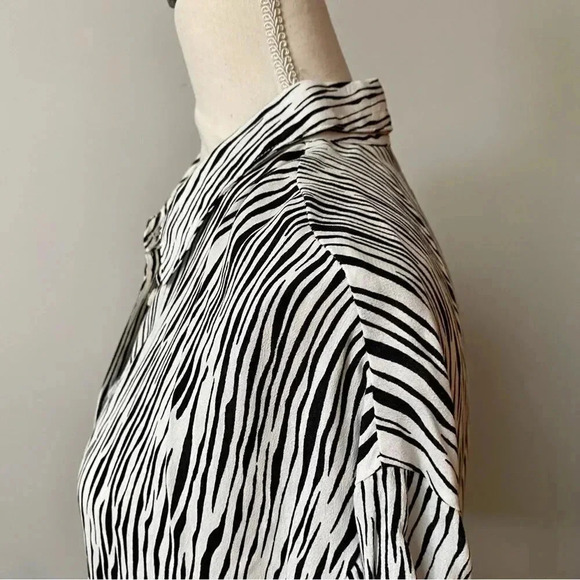 Three Dots Zebra Print Tie Front Blouse Large Black White Button Down - Picture 8 of 15
